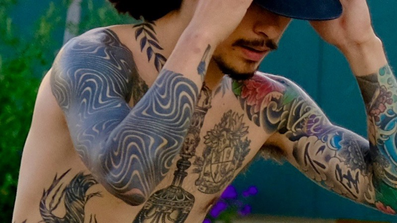 Shoulder to sleeve connection tattoo