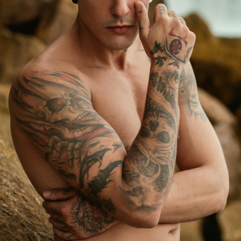 Shoulder to sleeve tattoo biomechanical